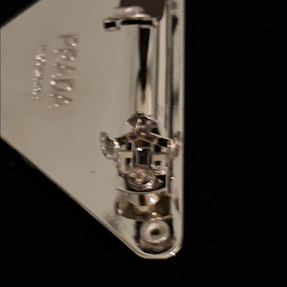 Vintage Prada 3” Black & Silver Metal Triangle Logo Hair Clip - Hair accessories - Picture 5 of 8